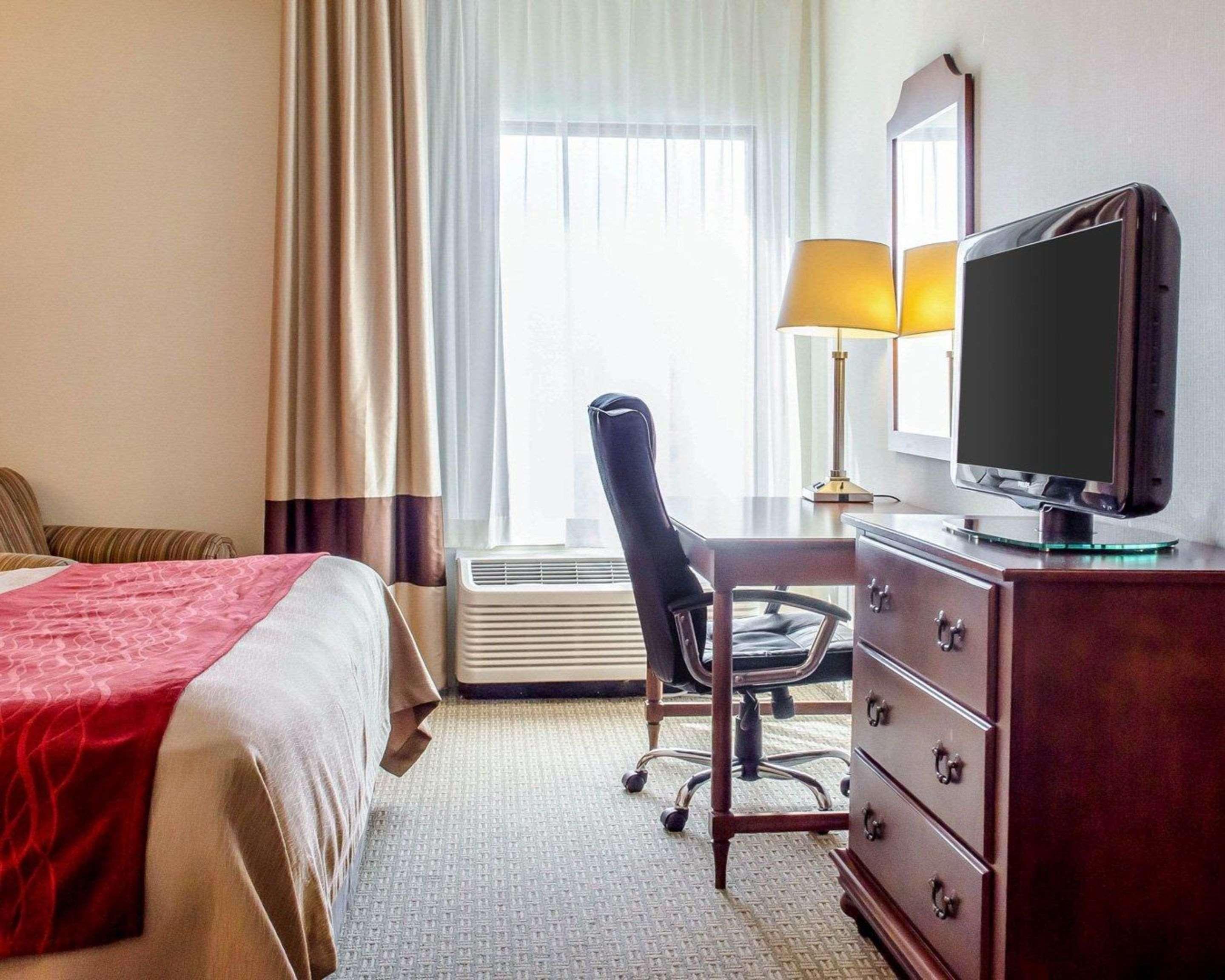יורק Comfort Inn & Suites מראה חיצוני תמונה