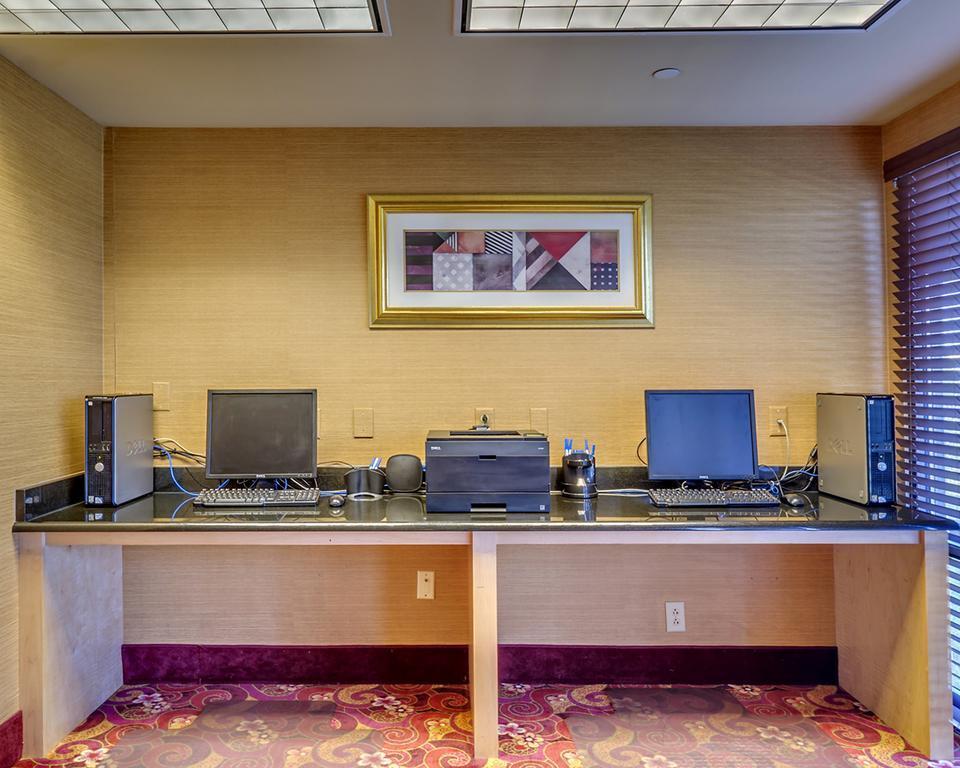 יורק Comfort Inn & Suites מראה חיצוני תמונה