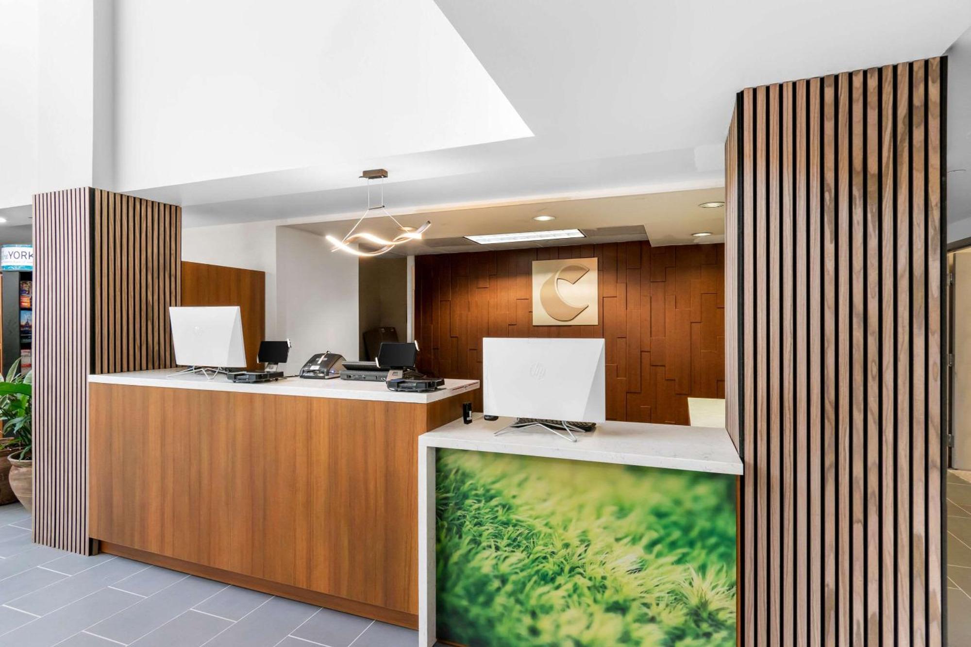 יורק Comfort Inn & Suites מראה חיצוני תמונה