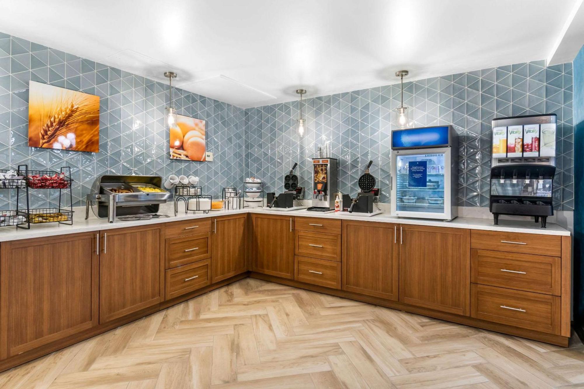 יורק Comfort Inn & Suites מראה חיצוני תמונה