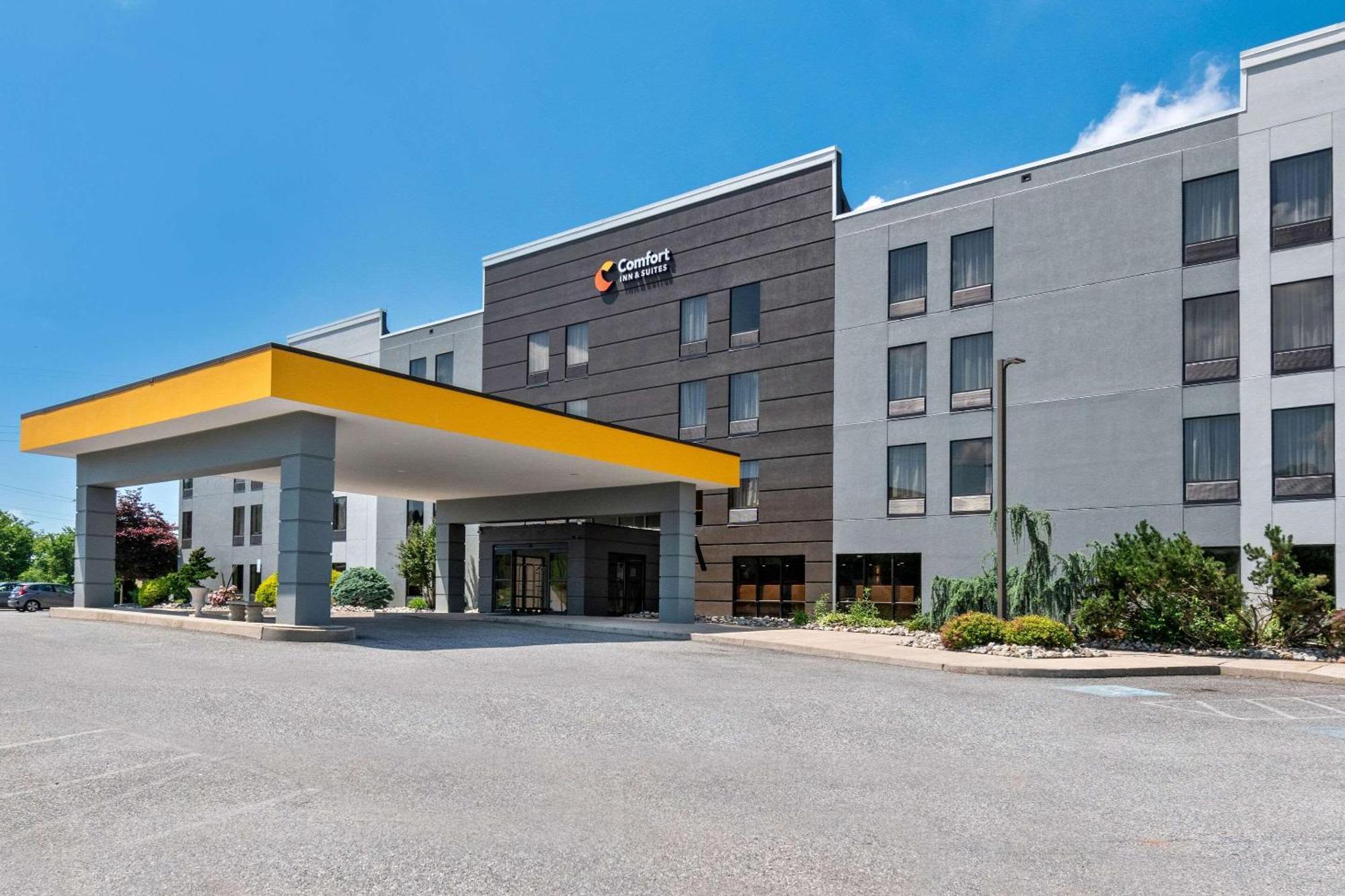 יורק Comfort Inn & Suites מראה חיצוני תמונה