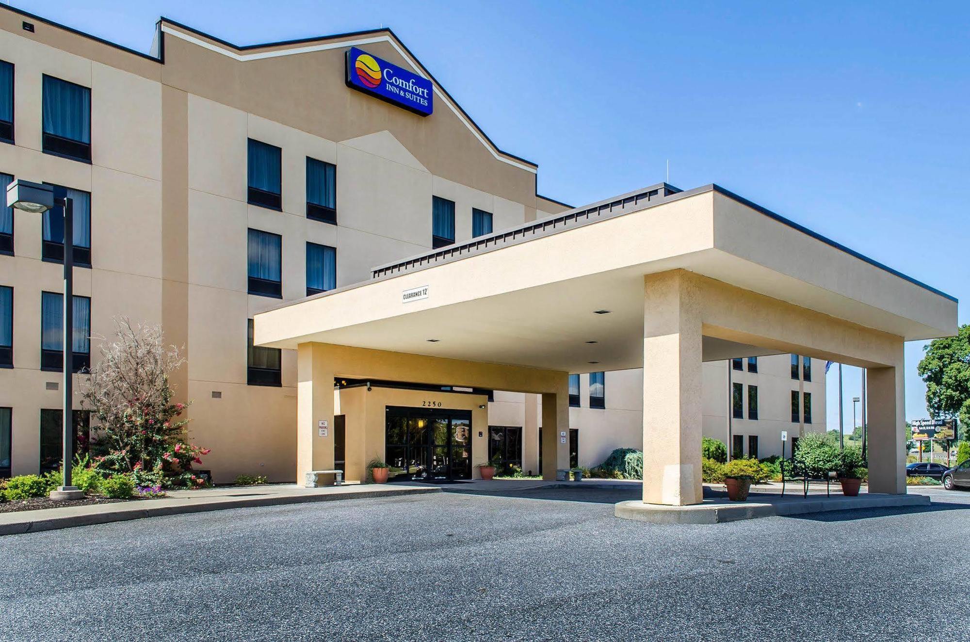 יורק Comfort Inn & Suites מראה חיצוני תמונה