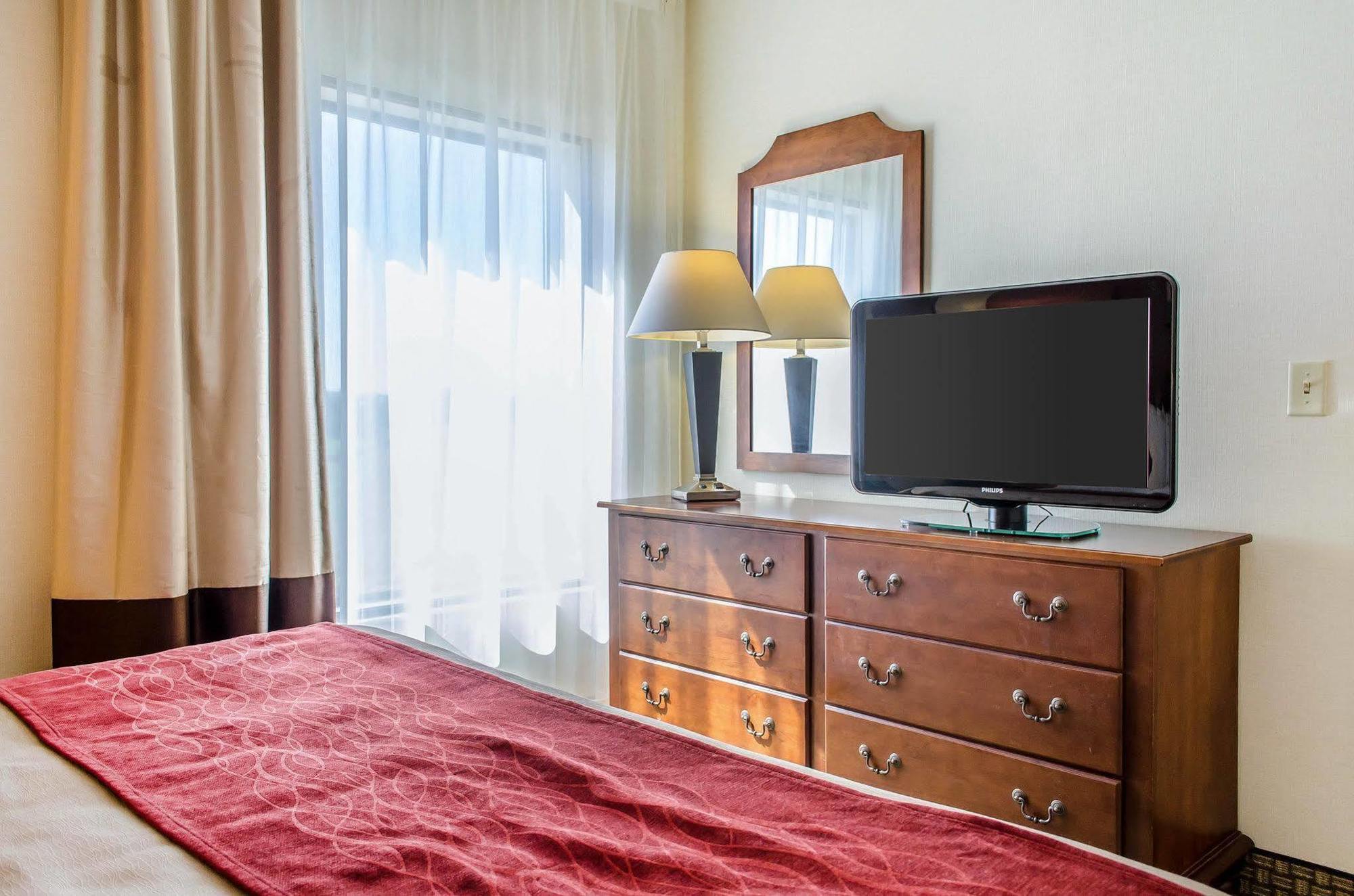 יורק Comfort Inn & Suites מראה חיצוני תמונה