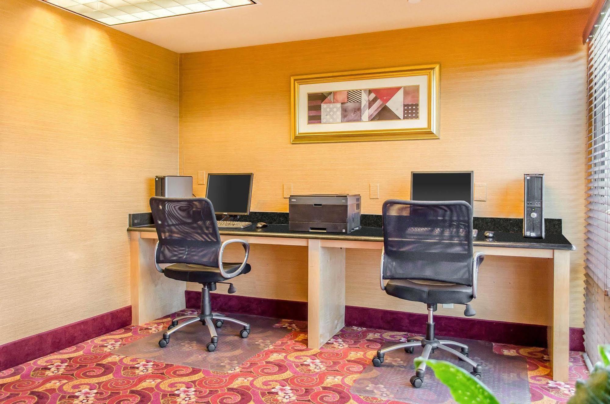 יורק Comfort Inn & Suites מראה חיצוני תמונה